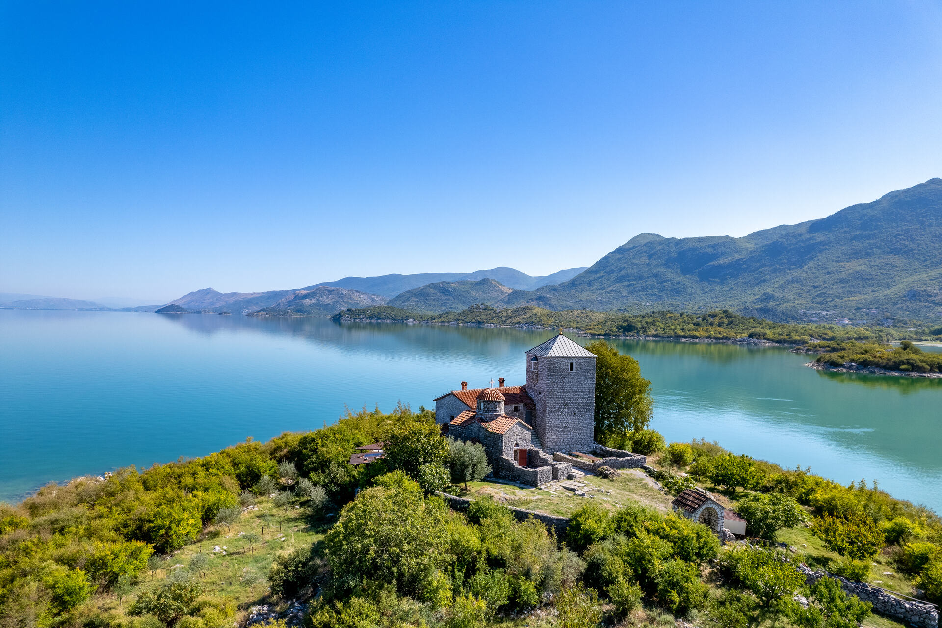 Moracnik Monastery