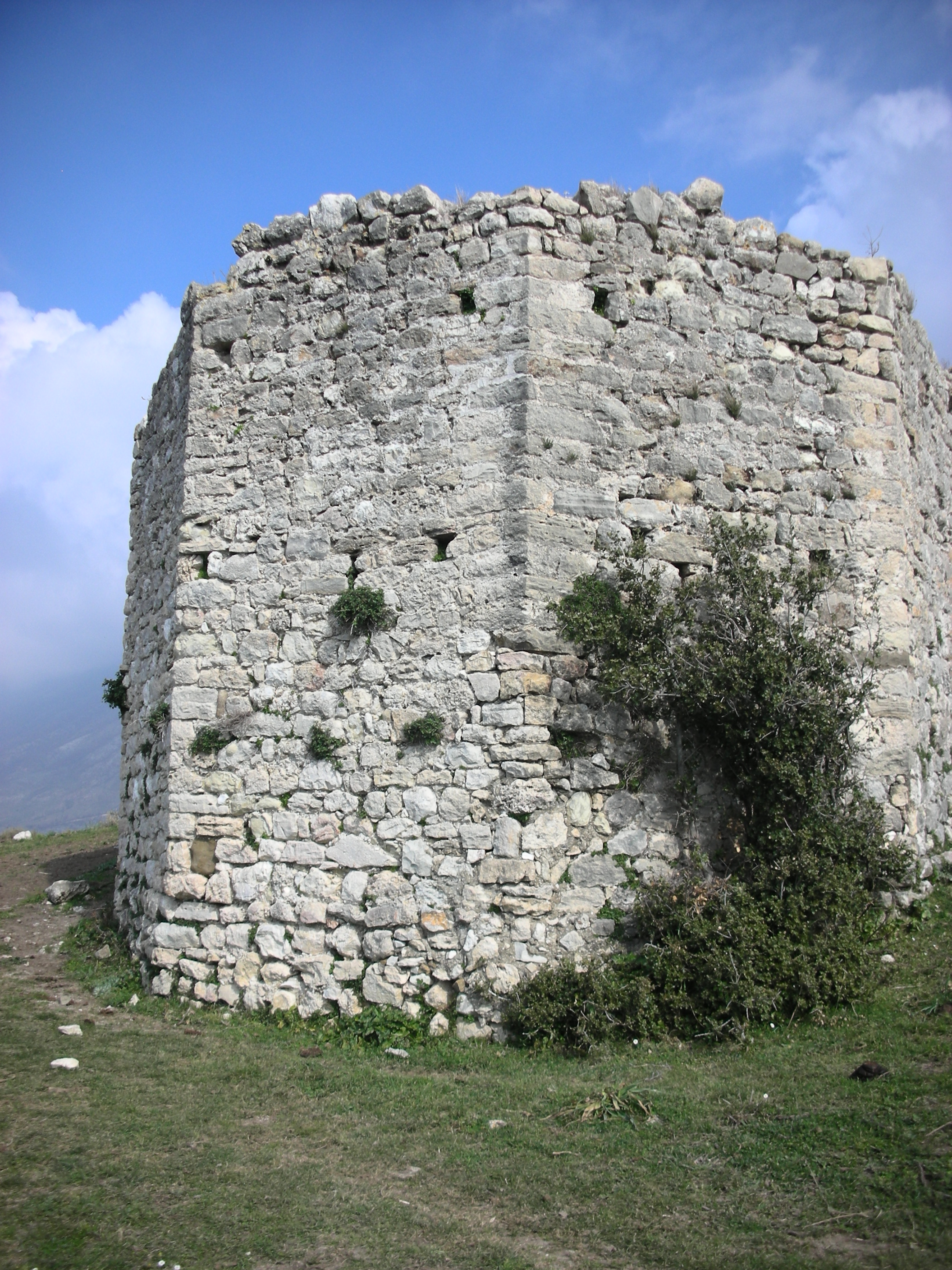 Tragjas Castle